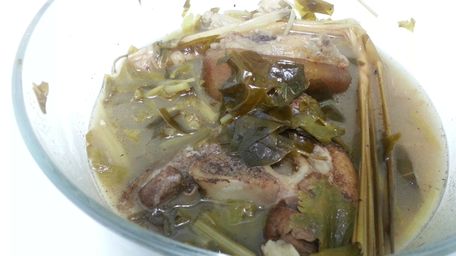 ผักทำแกงส้ม ต้มขาหมูใบส้มเกรียบ