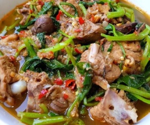 แกงผักกาดแม้ว แกงผักกาดใส่ไก่ เมนูอาหารพื้นบ้านภาคเหนือ