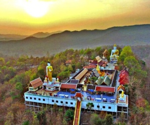 เดินทางไปไหว้หลวงพ่อทันใจ วัดพระธาตุดอยคำด้วยรถแดง