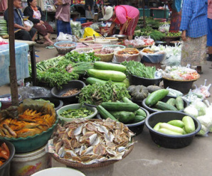 ตลาดสดศรีสะเกษ ตลาดสดเทศบาลตำบลกำแพง อยู่ใกล้สำนักงานการไฟฟ้าส่วนภูมิภาคอำเภออุทุมพรพิสัย