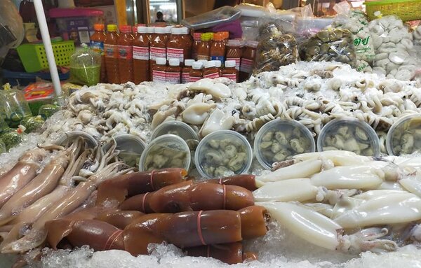 กาดธานินทร์ เชียงใหม่ ร้านของทะเล