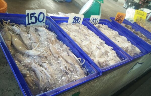 ตลาดสดในร้อยเอ็ด ร้านของทะเล