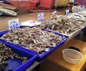 ตลาดสดเทศบาลตำบลประโคนชัย จังหวัดบุรีรัมย์ เปิดทุกวัน เวลา 05.00-19.00 น.
