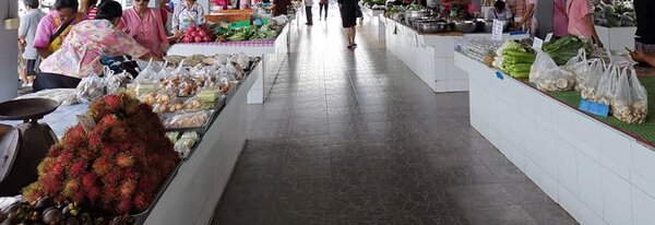 ตลาดขายของสด ร้านขายของตลาดเย็นน่าซื้อ