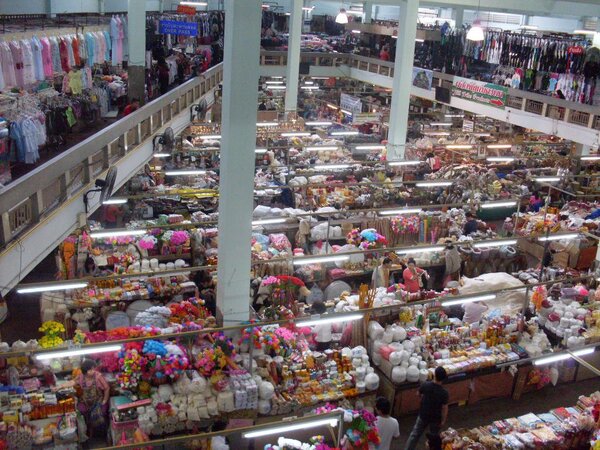 ตลาดต้นลำไย ร้านขายของในตลาดต้นลำไย