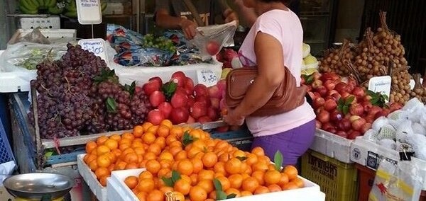 ตลาดเช้าคลองสาน ตลาดเงินวิจิตร ร้านขายผลไม้