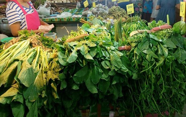 ตลาดประตูก้อม ร้านขายผัก