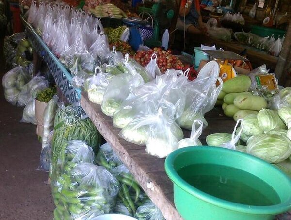 ตลาดสดเทศบาลตำบลน้ำยืน ร้านขายผัก