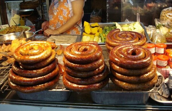 ตลาดประตูเชียงใหม่ ร้านขายไส้อั่ว