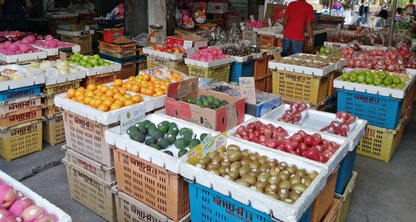 ตลาดรื่นรมย์ ร้านผลไม้
