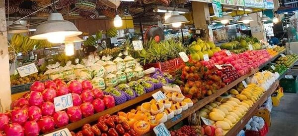 ตลาดศิริวัฒนา เชียงใหม่ ร้านผลไม้