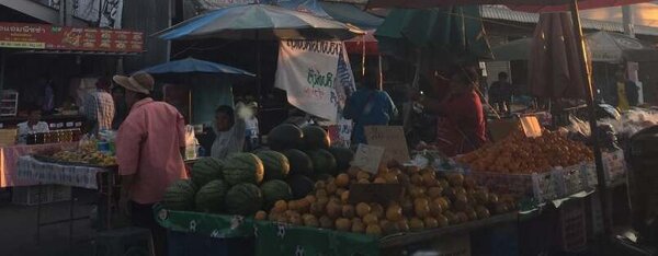ตลาดสดไม้ดัด ร้านผลไม้
