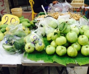 ตลาดสดชุกโดน ตลาดสด จ.กาญจนบุรี เปิดขายทุกวัน เวลา 03.00-20.00 น.