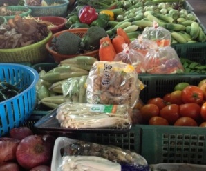 ตลาดสดเพชรบุรี ตลาดเทศบาลตำบลท่ายาง ตลาดอยู่ติดถนนราษฎร์บำรุง