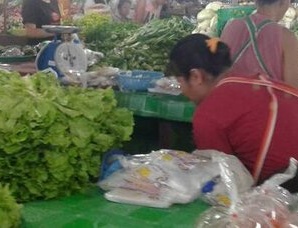 ตลาดสดเทศบาลตำบลบ้านผือ จ.อุดรธานี เปิดขายทุกวัน เวลา 04.00-21.00 น.