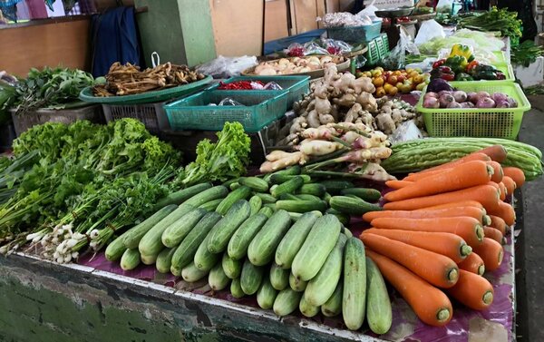 ตลาดสดเทศบาลศรีพนมมาศ ร้านผัก