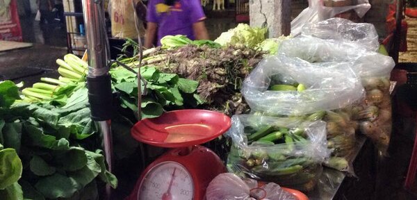 ตลาดสมภพพลาซ่า ร้านผัก