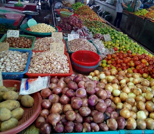 ตลาดเย็นบ้านติ้ว ร้านผัก