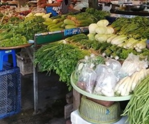 ตลาดน้อยรื่นรมย์ อำเภอเมืองสุรินทร์ ตลาดเปิดทุกวัน เวลา 05.00 – 20.00 น.