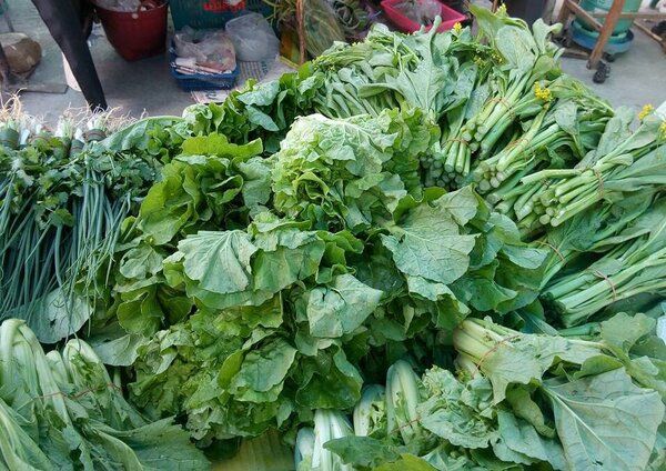 ตลาดร้อยโทล้วน ตลาดสดตาก ร้านผักสด