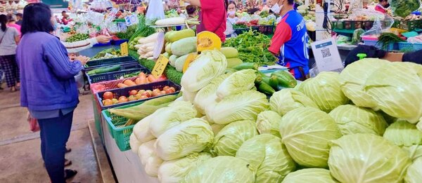 ตลาดเสรี ตลาดสดสาย 5 ร้านผักสด