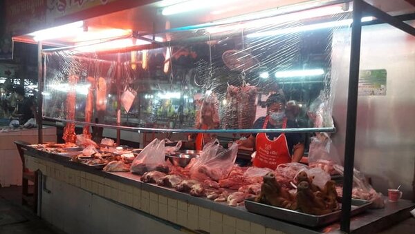 ตลาดใหญ่ลำลูกกา ตลาดนัดย่านลำลูกกา ร้านหมูสด