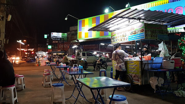 ตลาดหางดง เชียงใหม่ ร้านอาหาร