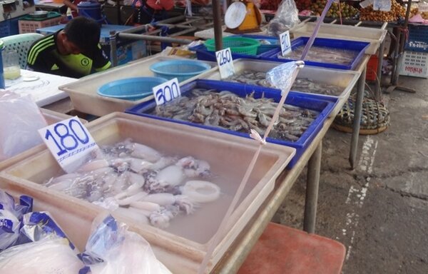 ตลาดสดในร้อยเอ็ด ร้านอาหารทะเล