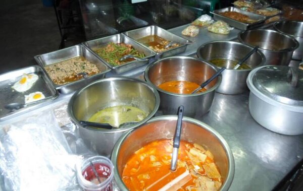 ตลาดประตูเชียงใหม่ ร้านอาหารปรุงสุก