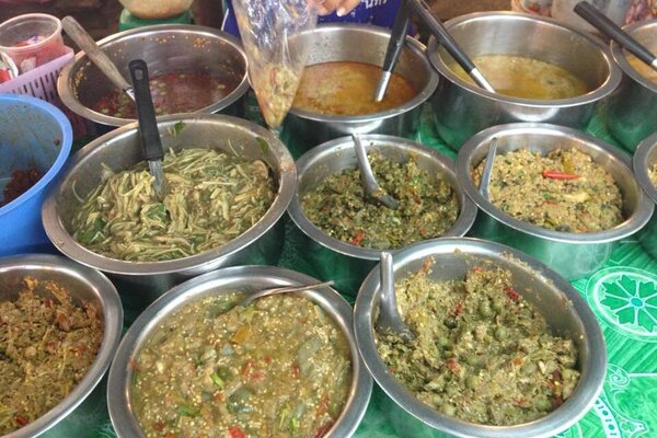 ตลาดรื่นรมย์ ร้านอาหารพื้นบ้าน