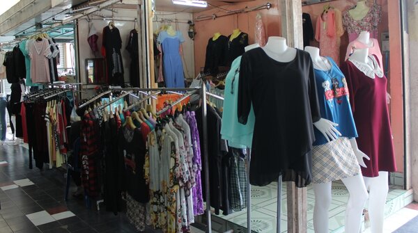 ตลาดควนขนุน พัทลุง ตลาดสดเทศบาลควนขนุน ร้านเสื้อผ้า
