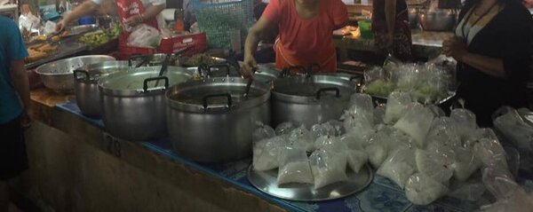ตลาดเย็นบ้านติ้ว อาหารปรุงสุก
