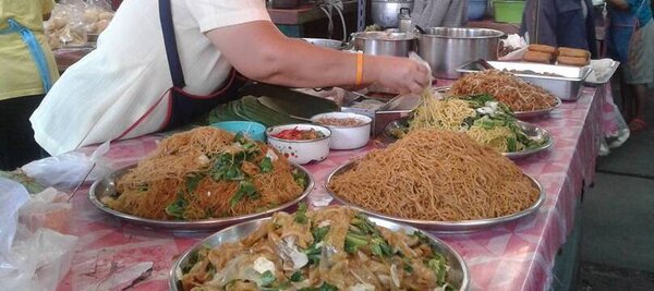 กาดก้อม เชียงใหม่ อาหารปรุงสุก