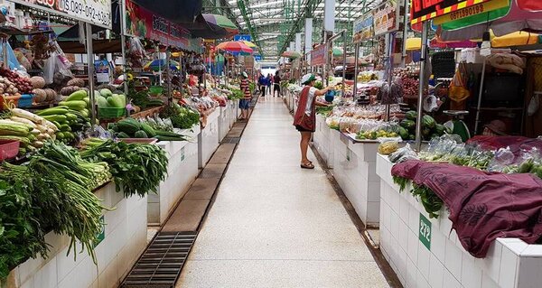 ตลาดอุดมสุข กบินทร์บุรี โซนร้านขายผัก