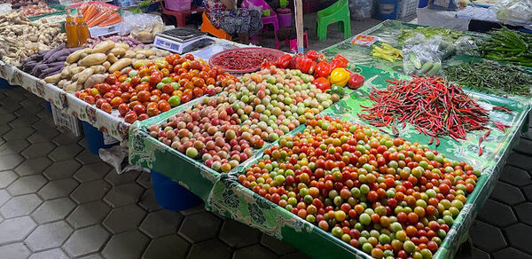 ตลาดเจดีย์แม่ครัว เชียงใหม่ ผักสวนครัว