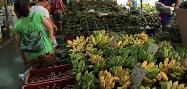 ตลาดสดทะเลไทย สิรภัชร์ฌาญ์ งามวงศ์เงิน ร้านกล้วย