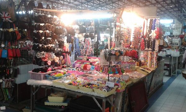 ตลาดในเมืองพิษณุโลก ตลาดพิษณุโลกร่วมใจ ร้านกิ๊ฟช็อป