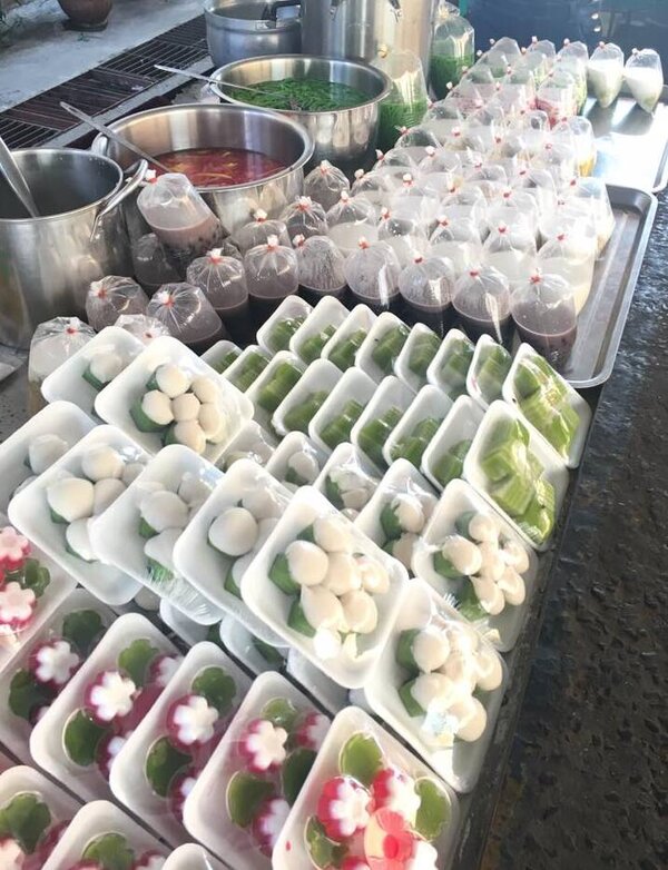 ตลาดสดนาเชือก ตลาดสดนาเชือก ร้านขนมหวาน