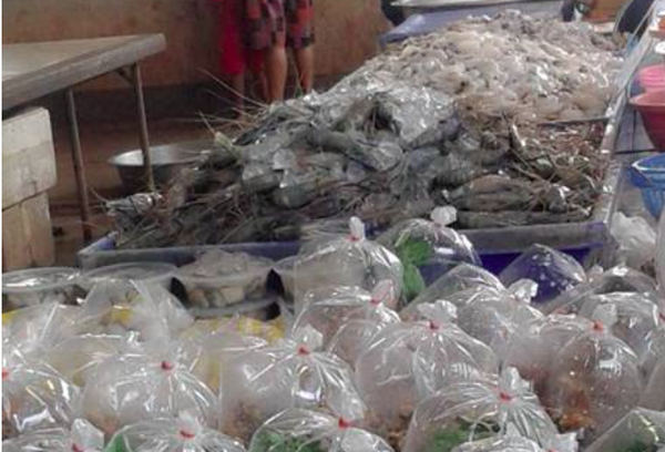 ตลาดเช้าสกลนคร ตลาดสดเทศบาล 1 ร้านของทะเล