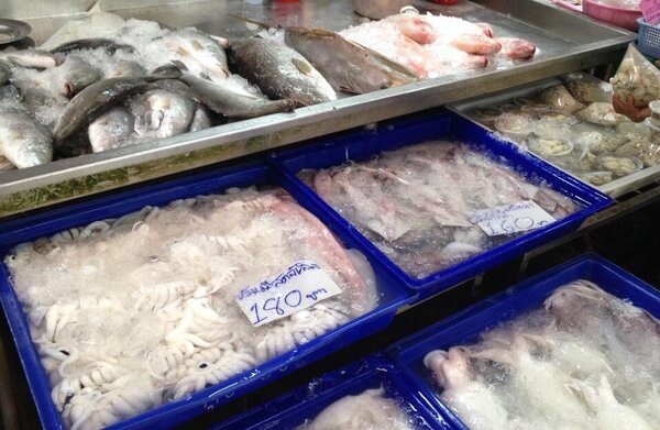 ตลาดสดเทศบาลเมืองสมุทรสงคราม ร้านของทะเล