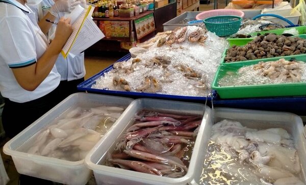ตลาดสดสุพรรณบุรี ตลาดเมืองทองดอนเจดีย์ ร้านของทะเล