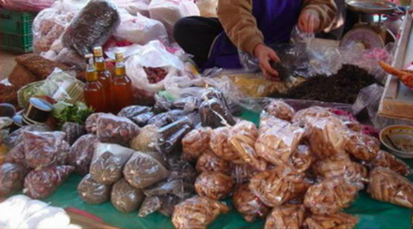 ตลาดสดแม่ฮ่องสอน ตลาดสดปางมะผ้า ร้านของพื้นบ้าน