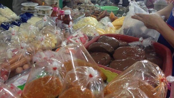 ตลาดสดลำปาง ตลาดต้นยาง ร้านของแปรรูป