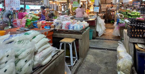 ตลาดสดคลองใหญ่ ตราด ร้านขายของสด
