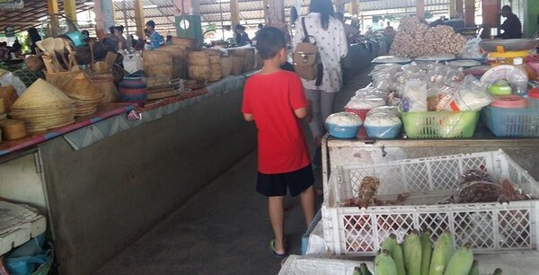 ตลาดสดพะเยา ตลาดสดพะเยา ร้านขายของเบ็ดเตล็ด