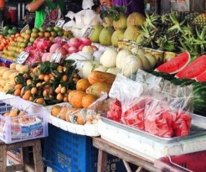 ตลาดเย็นพิษณุโลก ตลาดสดเทศบาลตำบลหัวรอ อยู่ใกล้กับสำนักงานเทศบาลตำบลหัวรอ