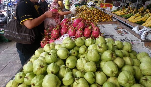 ตลาดสดเทศบาลเมืองกระบี่ ตลาดสด กระบี่ ร้านผลไม้