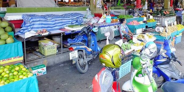ตลาดเช้านครสวรรค์ ตลาดสดเทศบาลนครสวรรค์ ร้านผลไม้