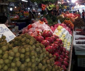 ตลาดสดนครราชสีมา ตลาดใหม่แม่กิมเฮง ใกล้อนุสาวรีย์ท้าวสุรนารี (ย่าโม)