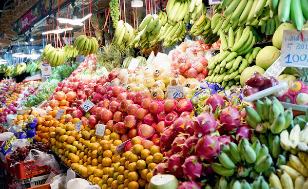 ตลาดสดยิ่งเจริญ ร้านผลไม้